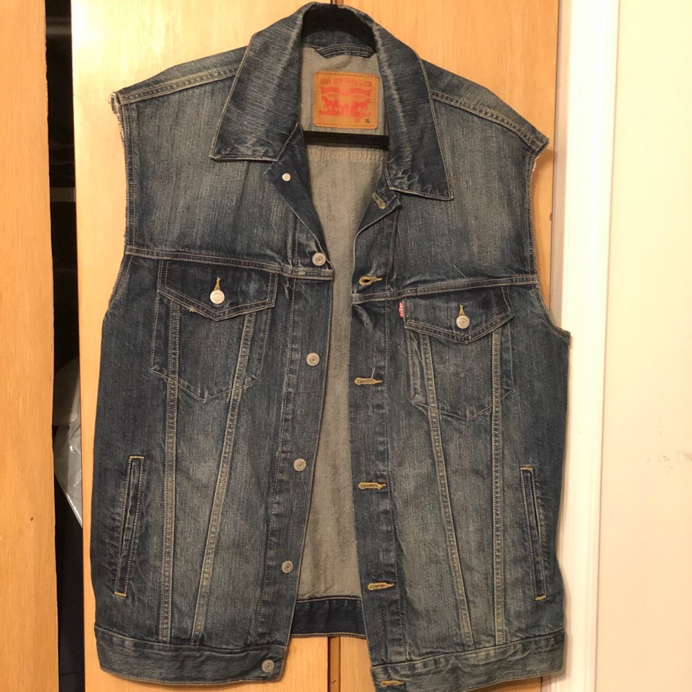 Levi’s denim sleeveless jacket